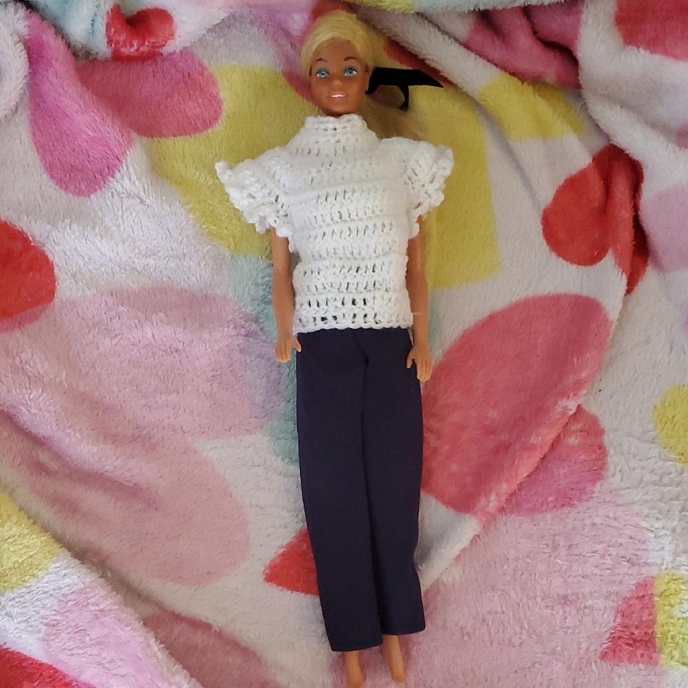 sun lovin malibu barbie 1978 Chochet Top And Black Pants
